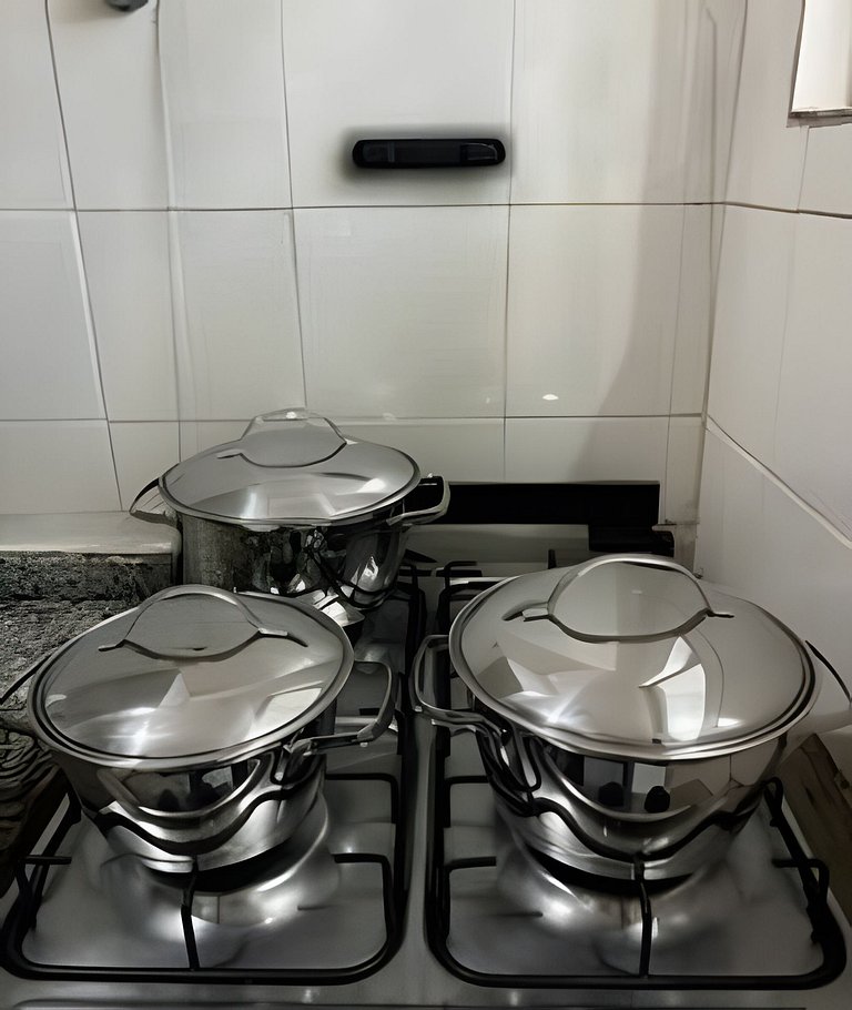 Belíssimo Apê, a 5 min da Praia, até 4 pessoas.