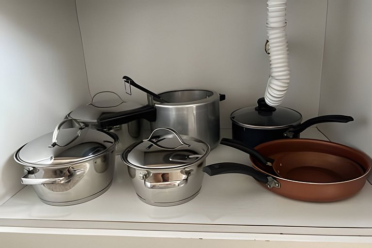 Belíssimo Apê, a 5 min da Praia, até 4 pessoas.