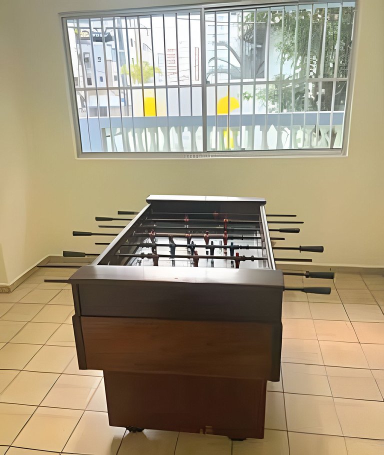 Belíssimo Apê, a 5 min da Praia, até 4 pessoas.