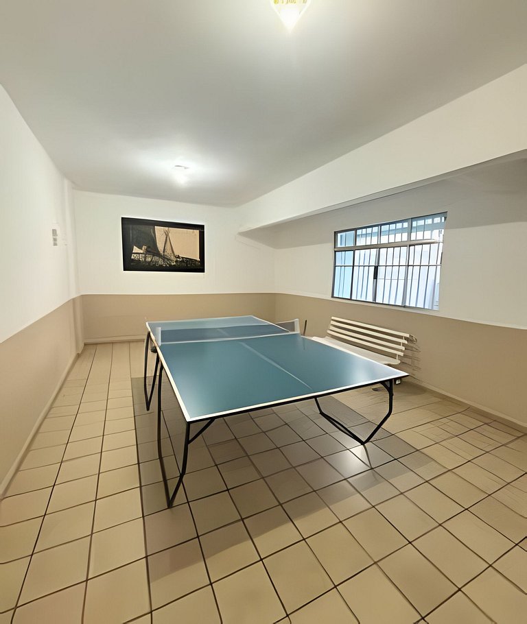 Belíssimo Apê, a 5 min da Praia, até 4 pessoas.