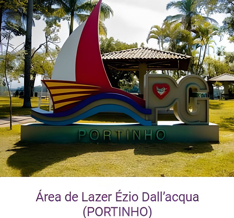 Belíssimo Apê, a 5 min da Praia, até 4 pessoas.