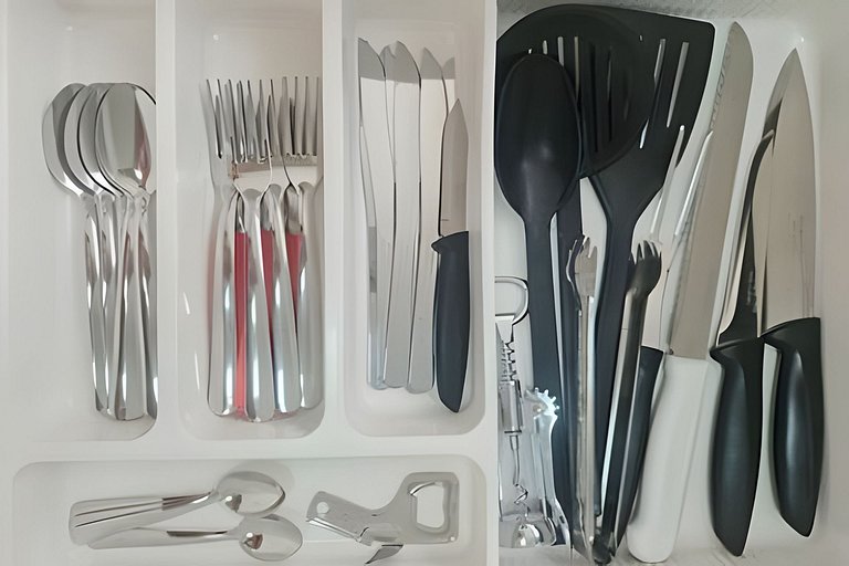 Varanda ensolarada a alguns passos do mar