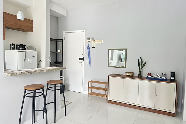 Charmoso com varanda / Ar condicionado / 1 Vaga