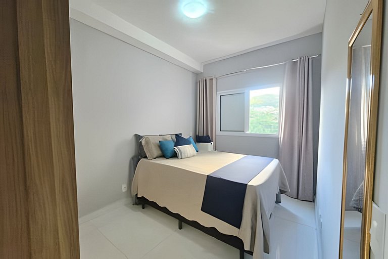 Charmoso com varanda / Ar condicionado / 1 Vaga