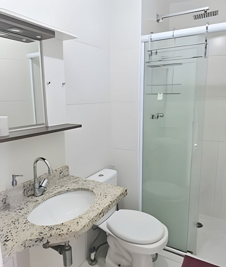 Charmoso com varanda / Ar condicionado / 1 Vaga