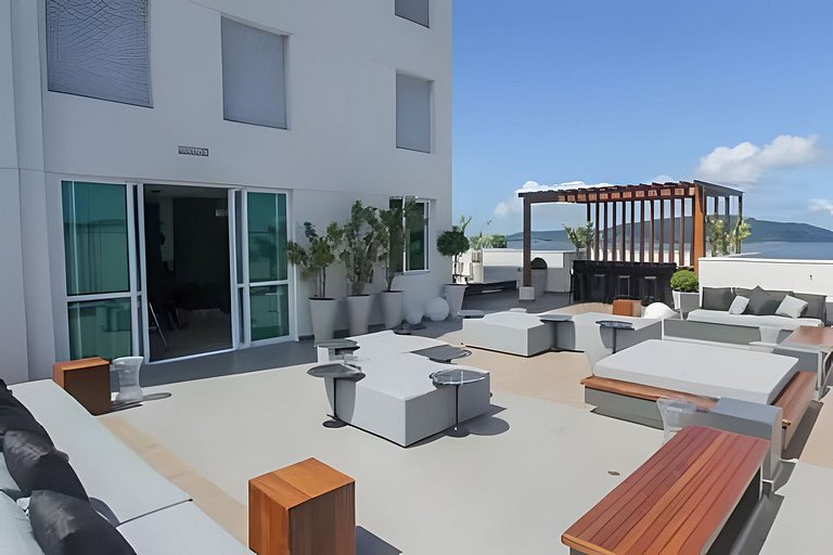 Charmoso com varanda / Ar condicionado / 1 Vaga