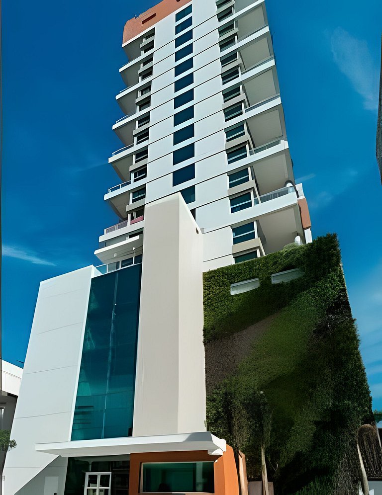 Conforto na Praia Gonzaga /Estacionamento /Piscina