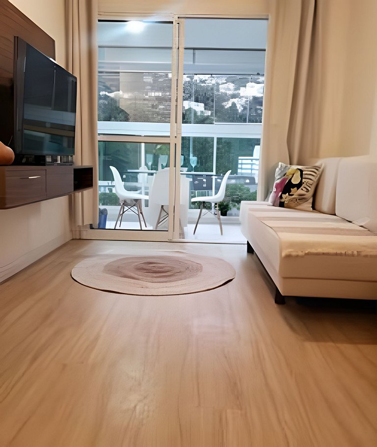 A 100 metros da praia com vista linda!