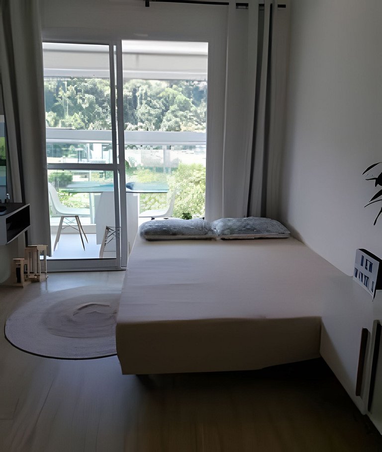 A 100 metros da praia com vista linda!