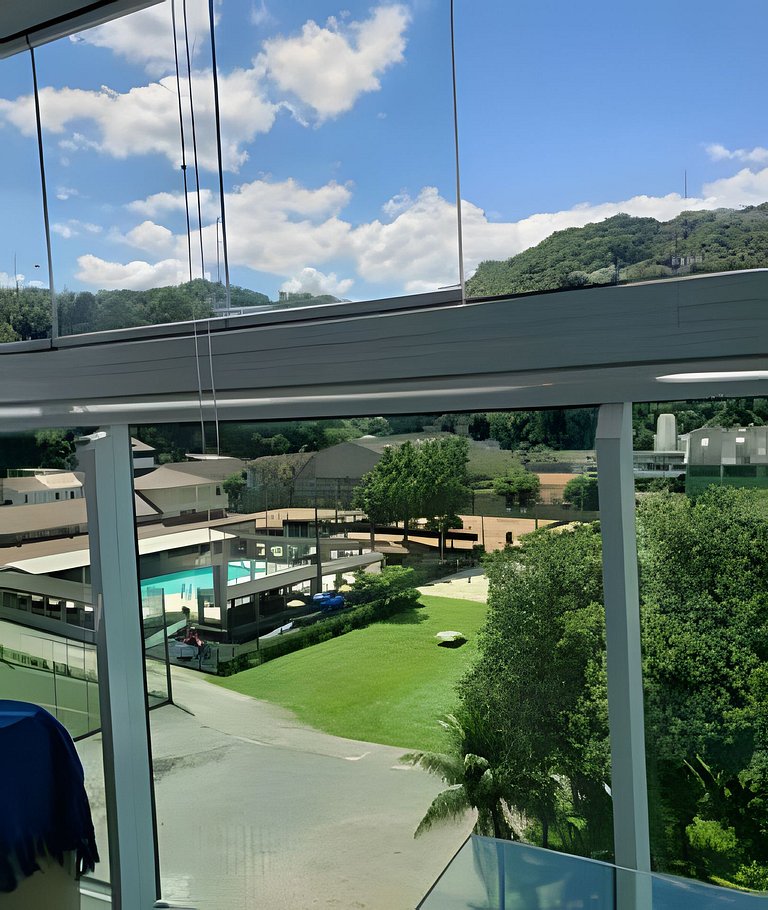 A 100 metros da praia com vista linda!