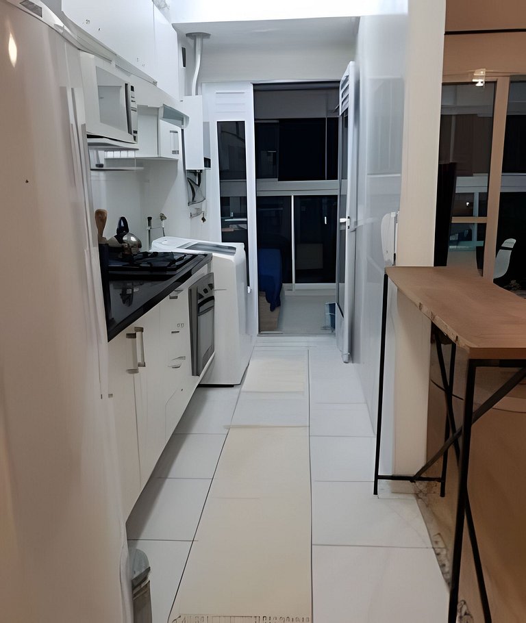 A 100 metros da praia com vista linda!