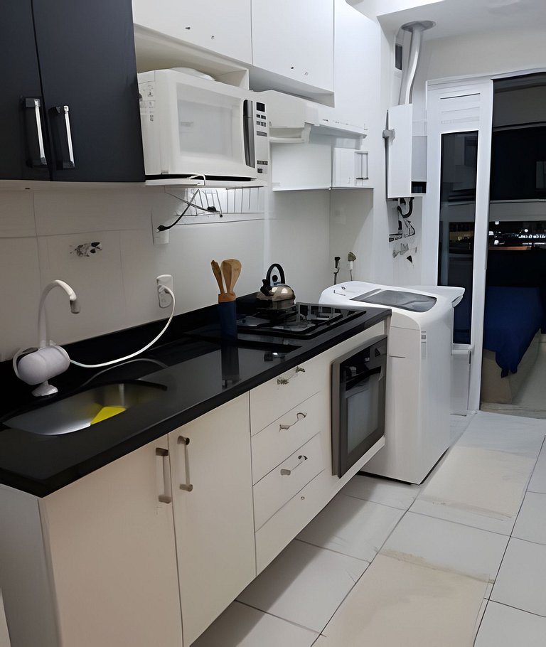 A 100 metros da praia com vista linda!