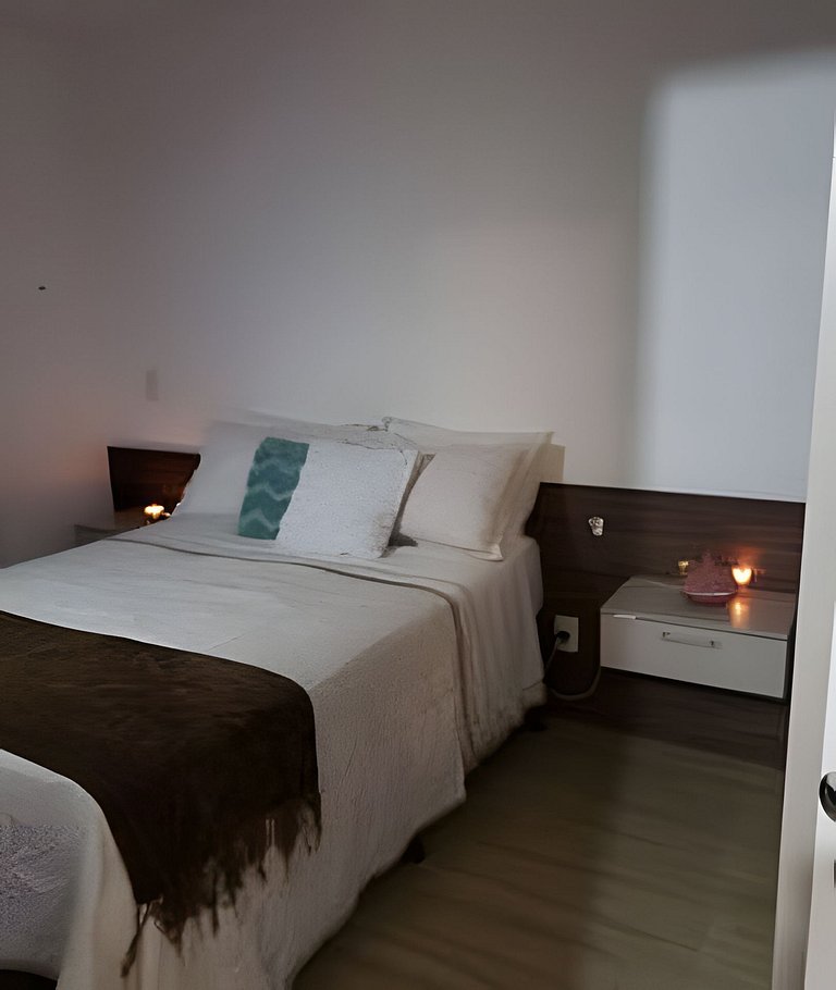 A 100 metros da praia com vista linda!