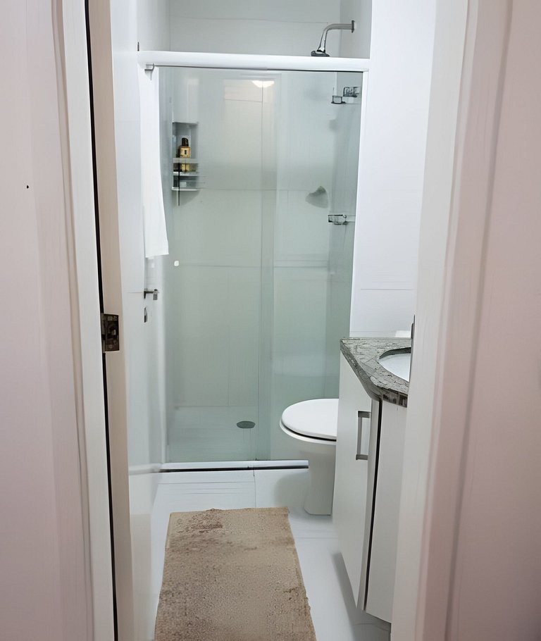 A 100 metros da praia com vista linda!