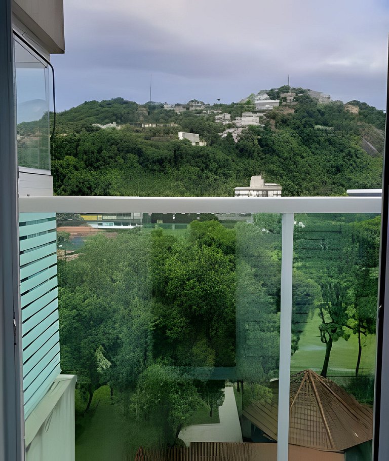 A 100 metros da praia com vista linda!