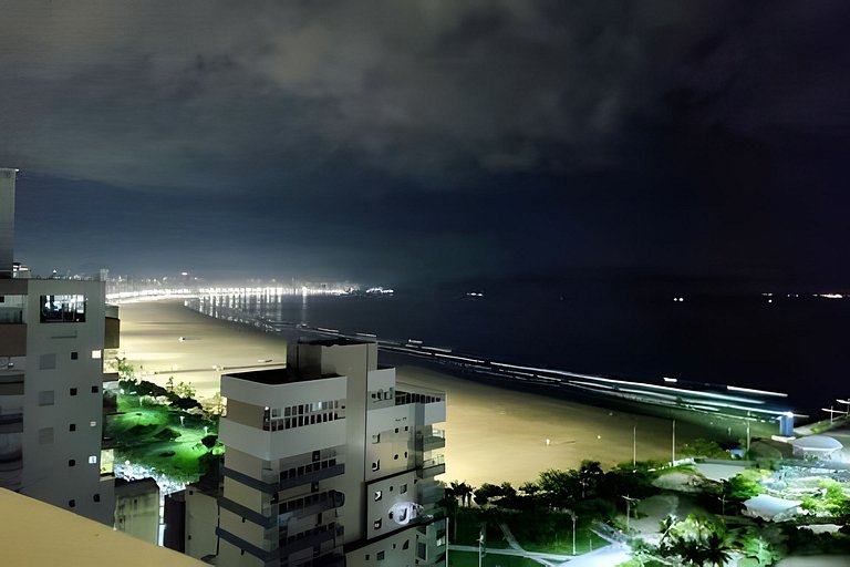 A 100 metros da praia com vista linda!