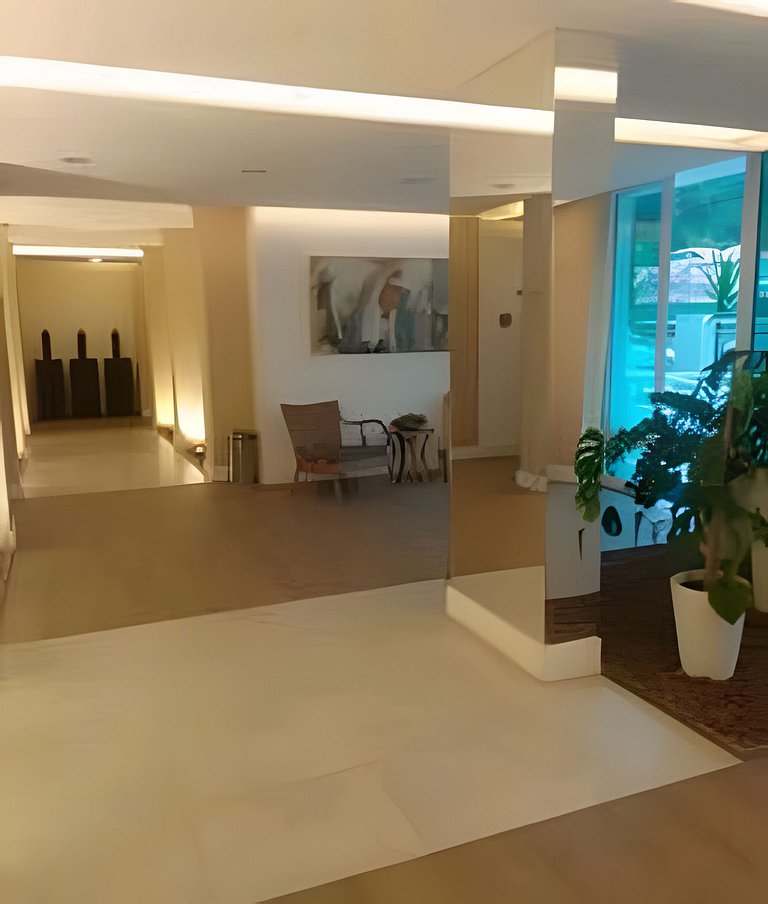 A 100 metros da praia com vista linda!