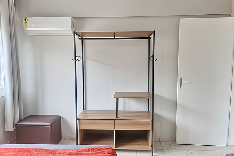 Pé na Areia - Avenida da praia, c/ estacionamento