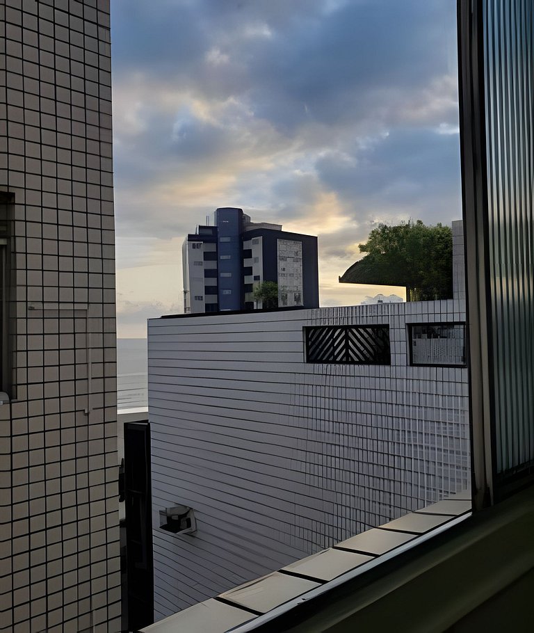 Pé na Areia - Avenida da praia, c/ estacionamento