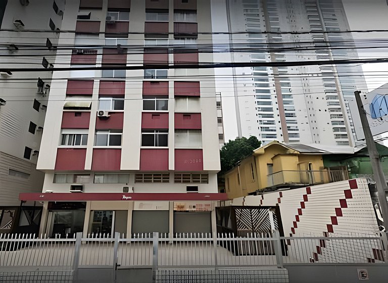 Pé na Areia - Avenida da praia, c/ estacionamento