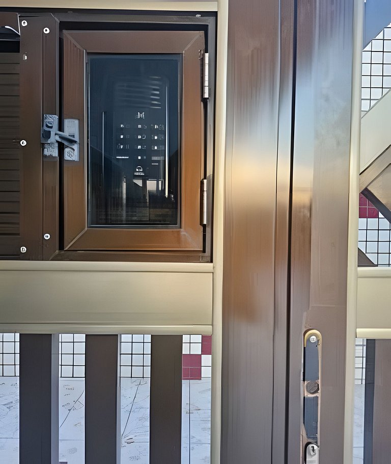 Pé na Areia - Avenida da praia, c/ estacionamento