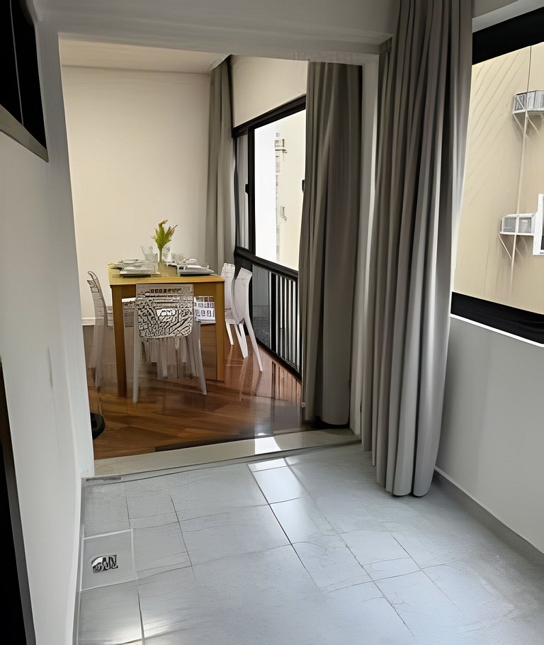 Perto da Praia com ar e estacionamento